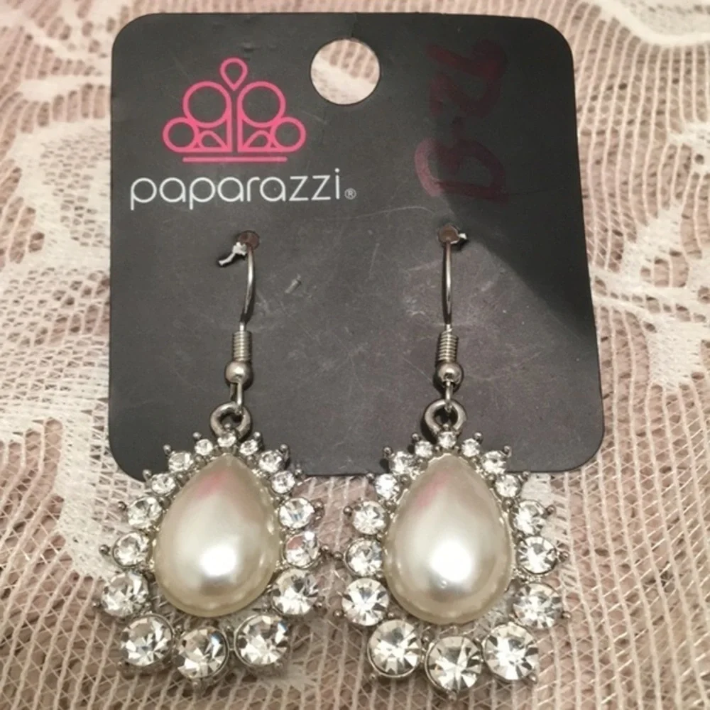 🔥4/$20 🌸NEW PAPARAZZI pierced earrings